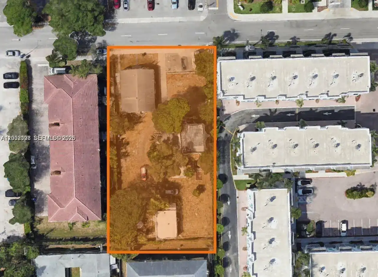 2202 Van Buren St, Hollywood FL 33020 photo 2