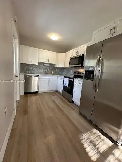 1601 N 68th Ter, Hollywood FL 33024 photo 3