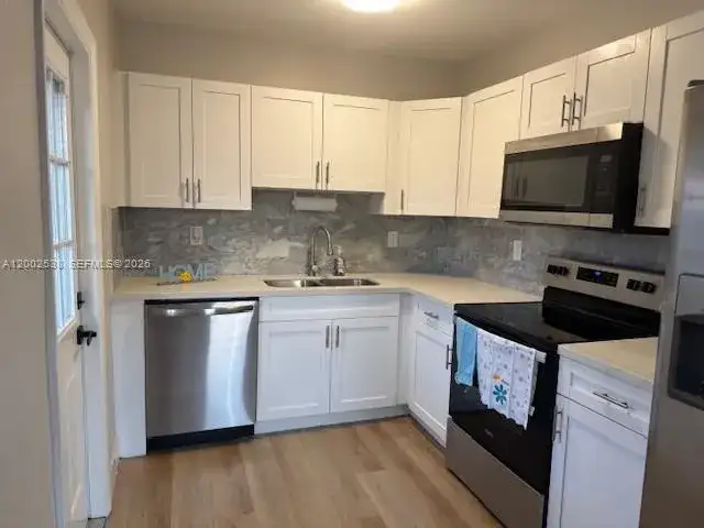 1601 N 68th Ter, Hollywood FL 33024 photo 4