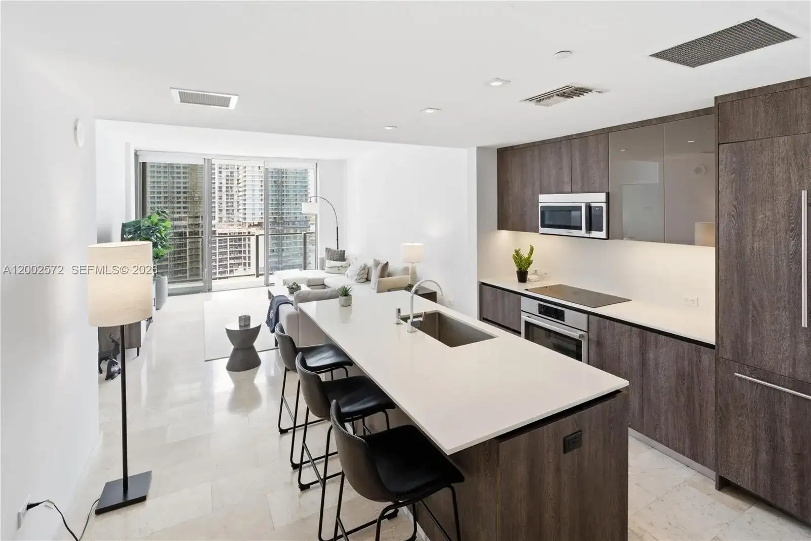 68 SE 6th St # 1106, Miami FL 33131 photo 2