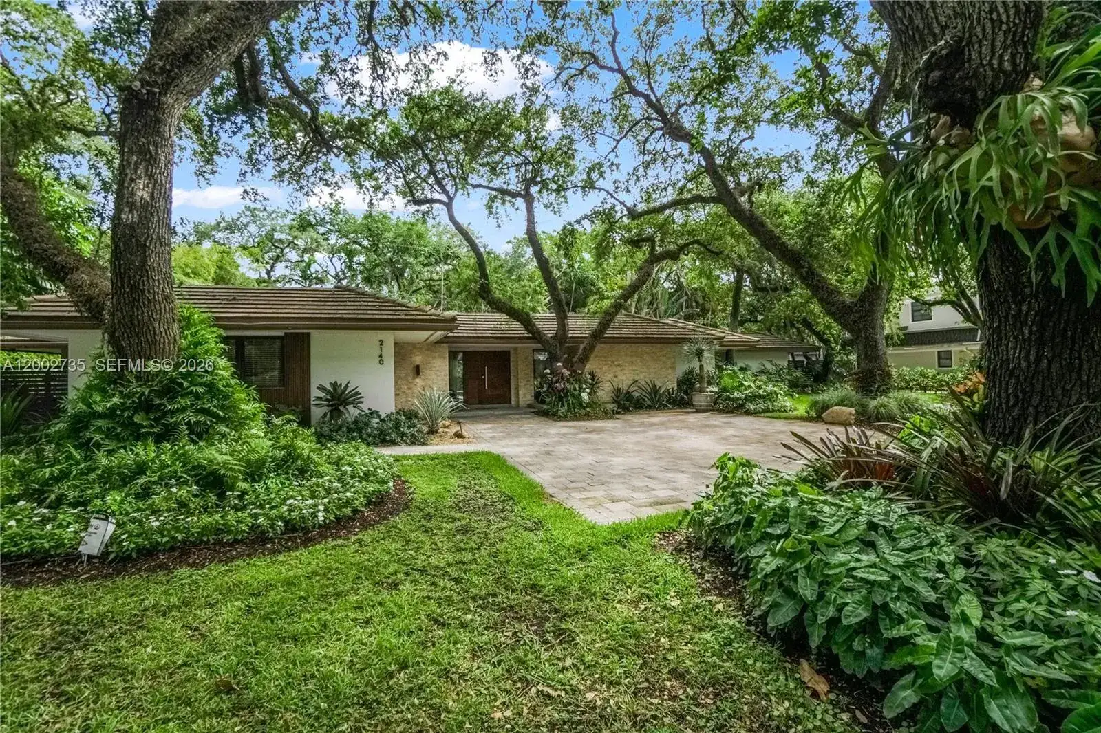 2140 NE 190th Ter, Miami FL 33179 photo 2