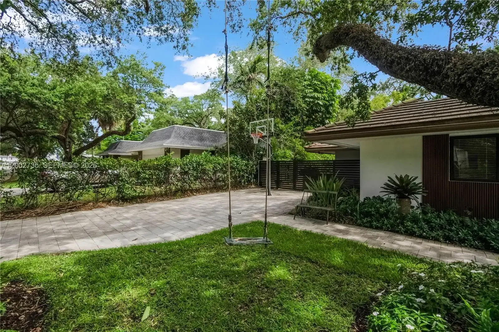 2140 NE 190th Ter, Miami FL 33179 photo 4