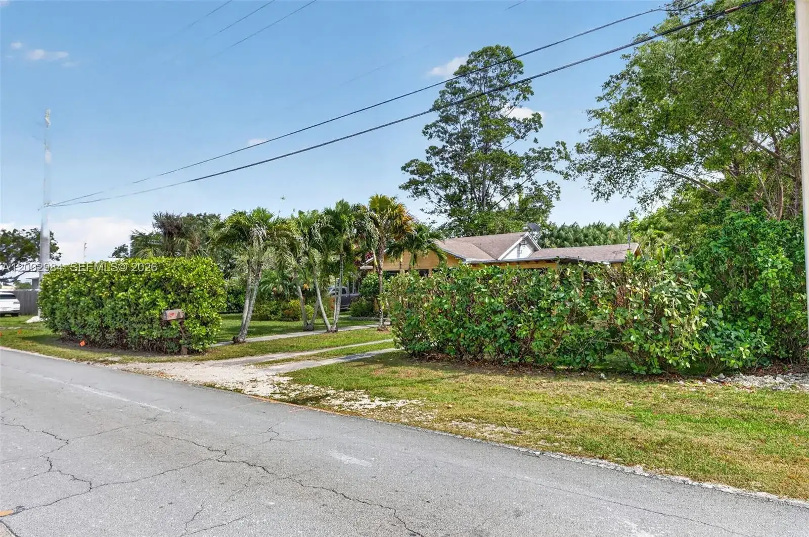 1490 NW 8th St, Homestead FL 33030 photo 2