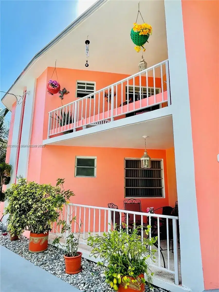 270 NW 34th Ter, Miami FL 33127 photo 2