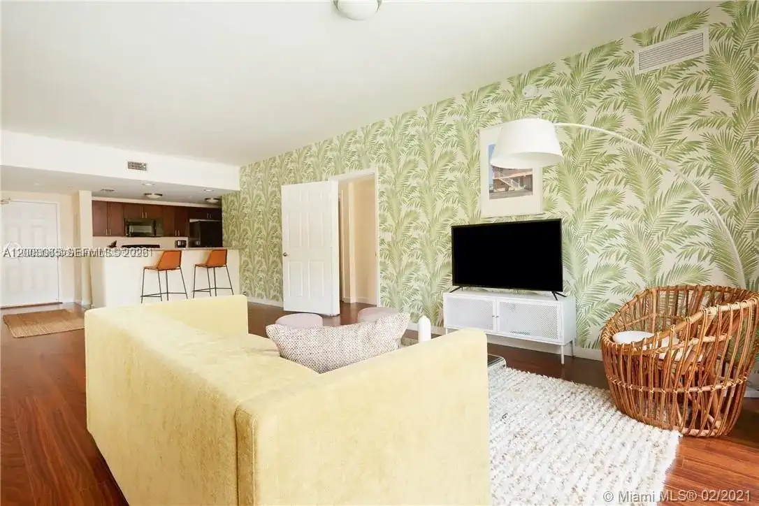 568 NE 66th St # 501, Miami FL 33138 photo 4