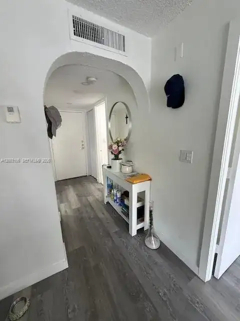 9350 Fontainebleau Blvd # 413, Miami FL 33172 photo 3