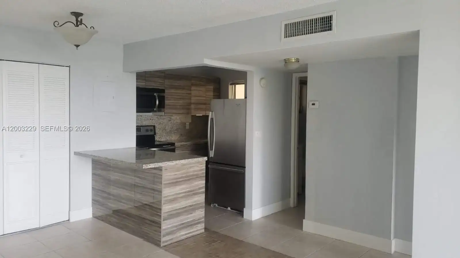 8840 Fontainebleau Blvd # 402, Miami FL 33172 photo 2