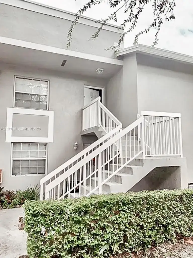 464 NE 210th Cir Ter # 10A, Miami FL 33179 photo 2