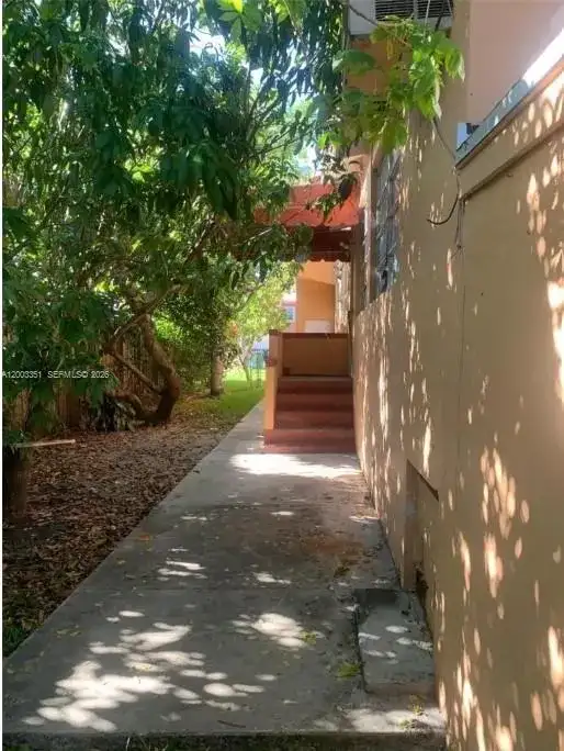 3410 SW 11th St, Miami FL 33135 photo 5