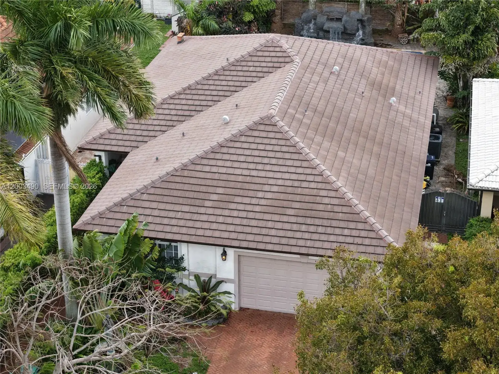 8746 NW 140th Ln, Miami Lakes FL 33018 photo 2