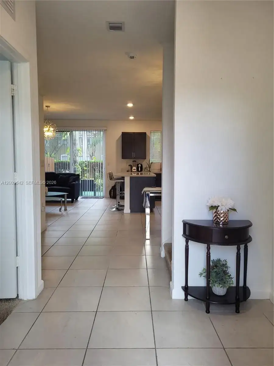 1015 SE 24th Ter, Homestead FL 33035 photo 2