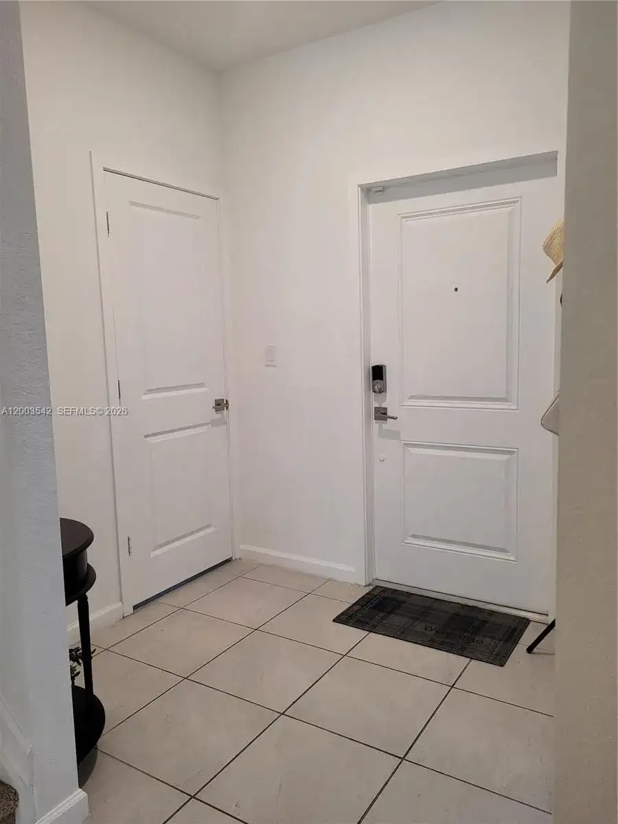 1015 SE 24th Ter, Homestead FL 33035 photo 3