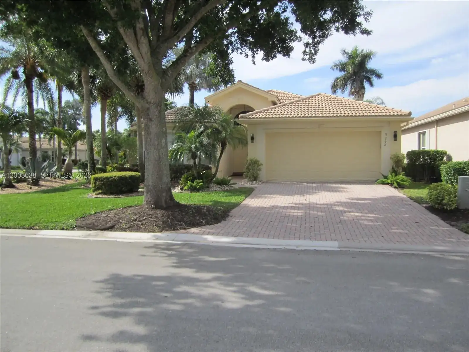 9798 Casa Mar Dr, Lake Worth FL 33467 photo 2