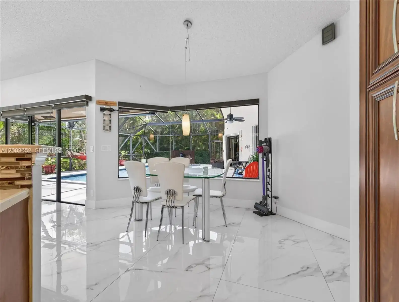 1025 Creekford Dr, Weston FL 33326 photo 4