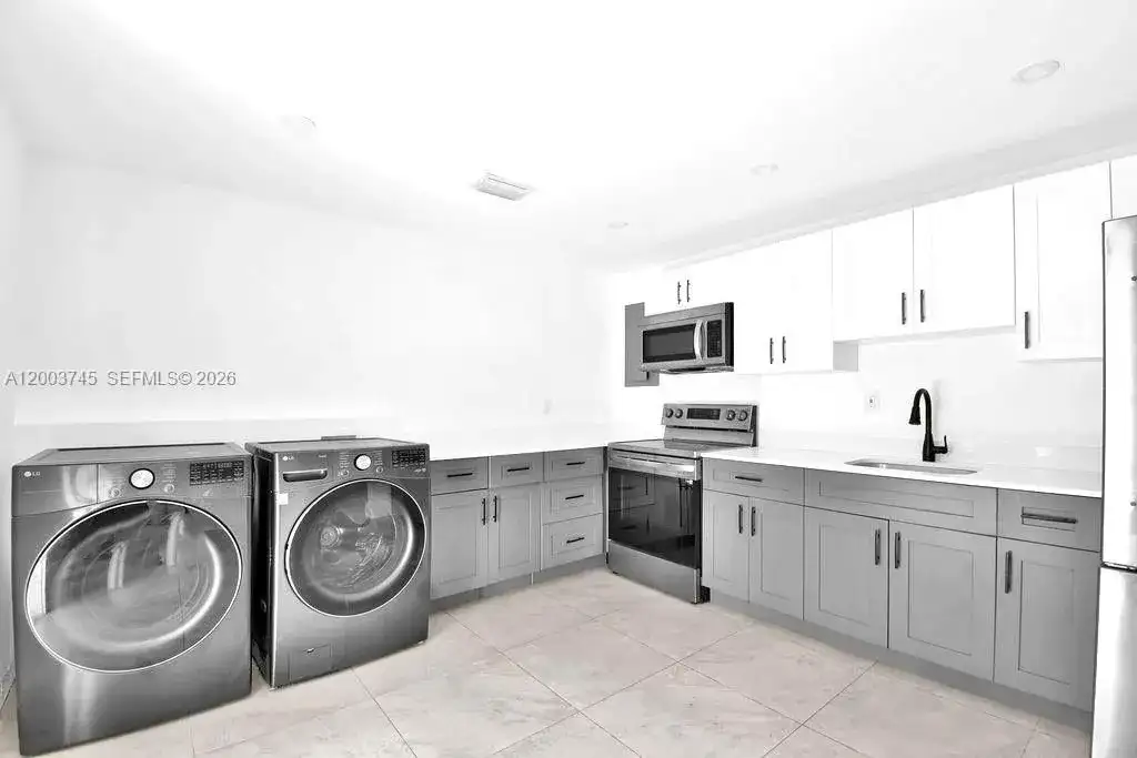 1102 NW 103rd St # 1, Miami FL 33150 photo 4
