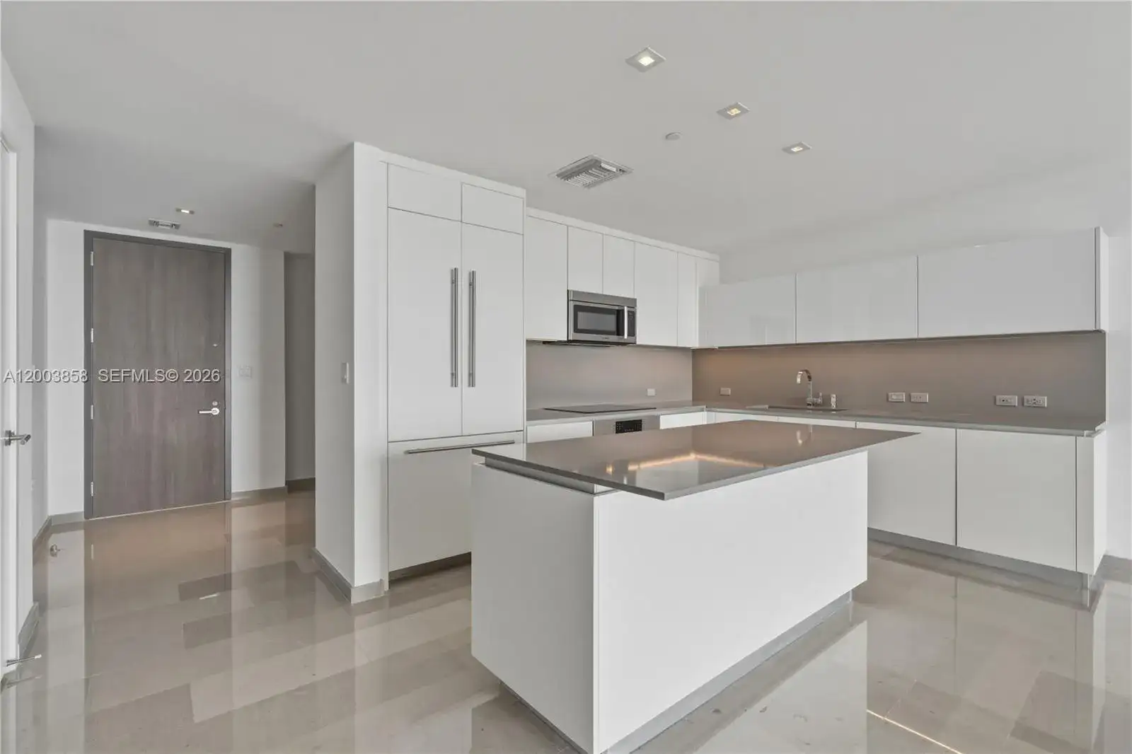88 SW 7th St # 3710, Miami FL 33130 photo 3