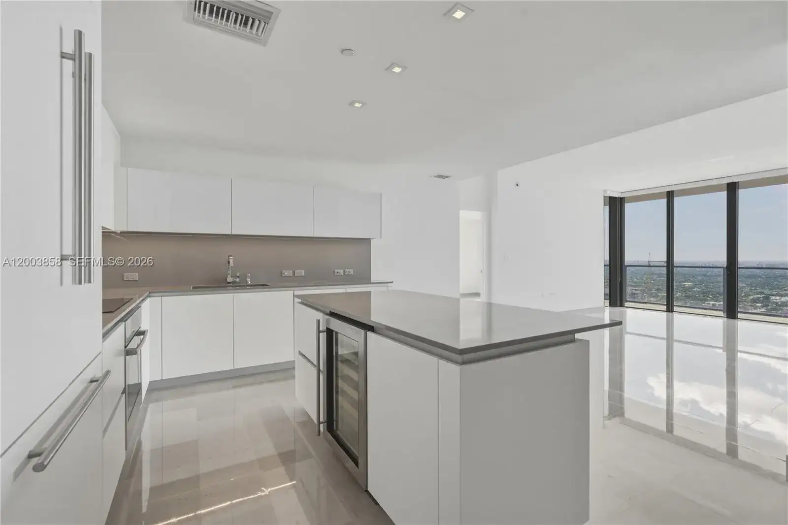88 SW 7th St # 3710, Miami FL 33130 photo 4