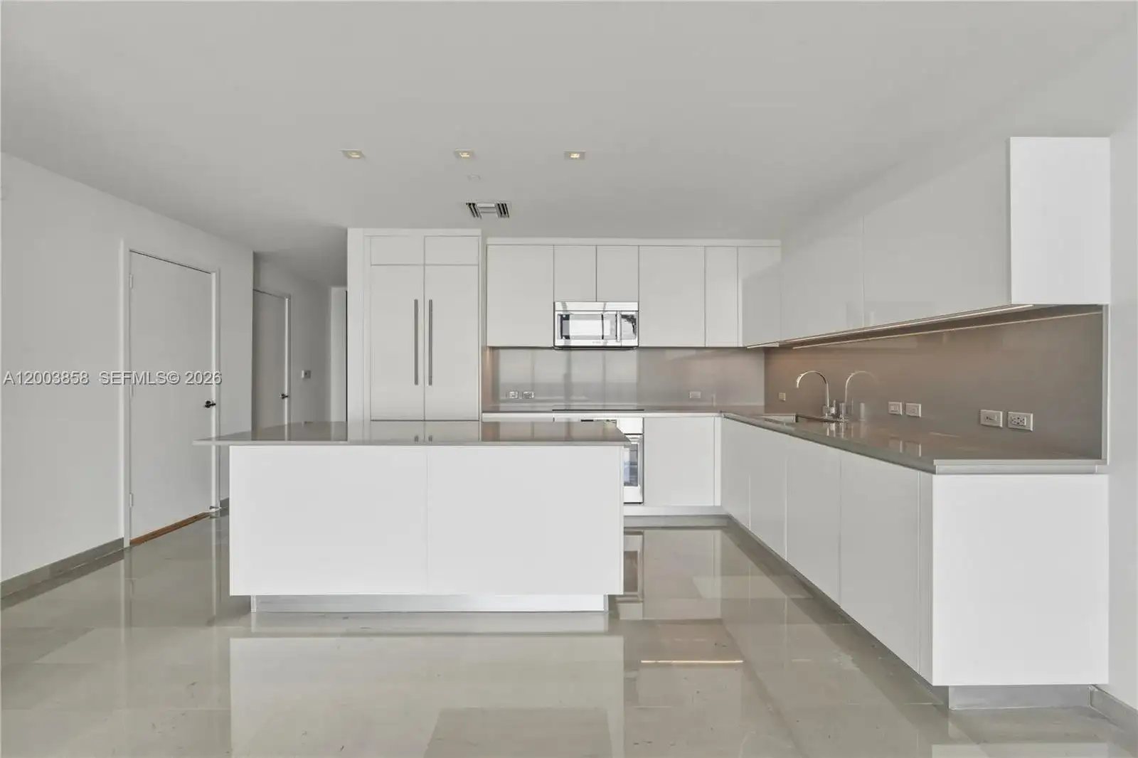 88 SW 7th St # 3710, Miami FL 33130 photo 5