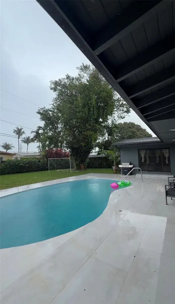1951 NE 187th Dr, North Miami Beach FL 33179 photo 5