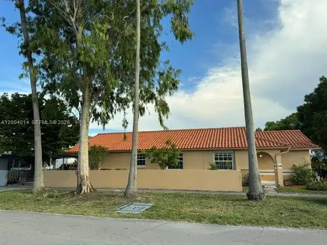 7599 W 4th Ct, Hialeah FL 33014 photo 5