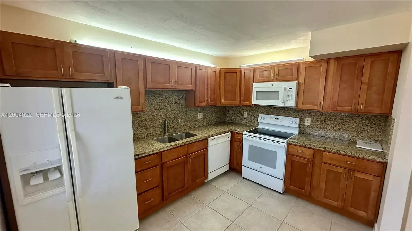 16210 Laurel Dr # 203, Weston FL 33326 photo 2