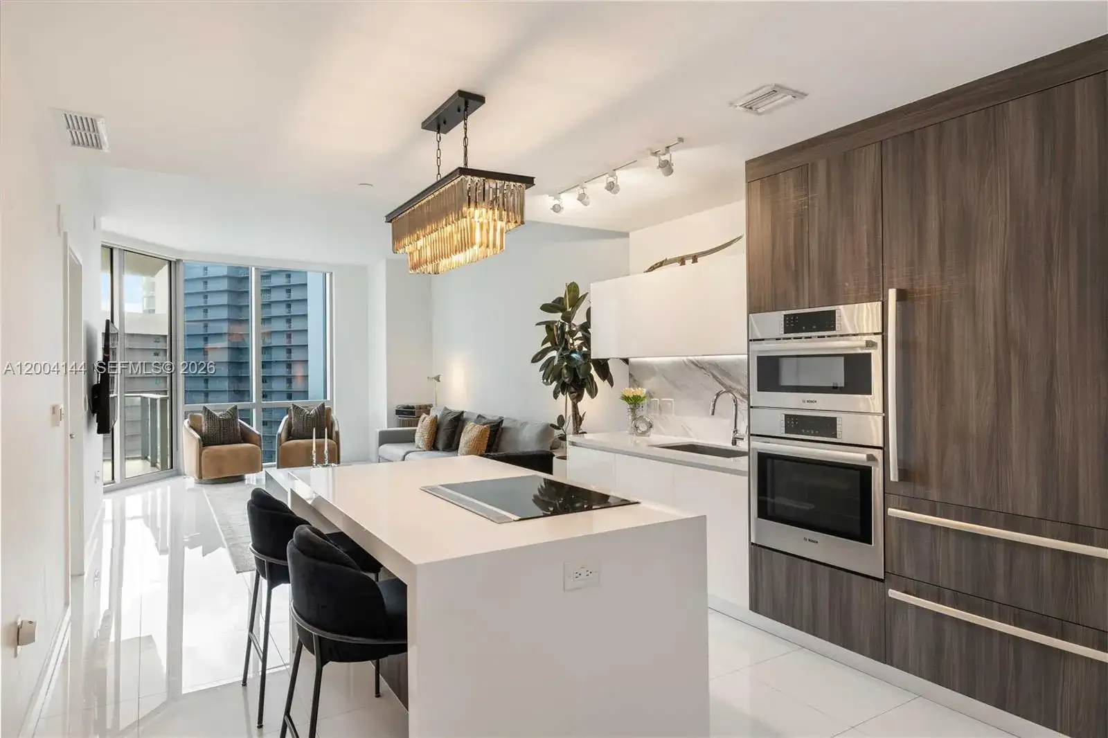 851 NE 1st Ave # 4405, Miami FL 33132 photo 2