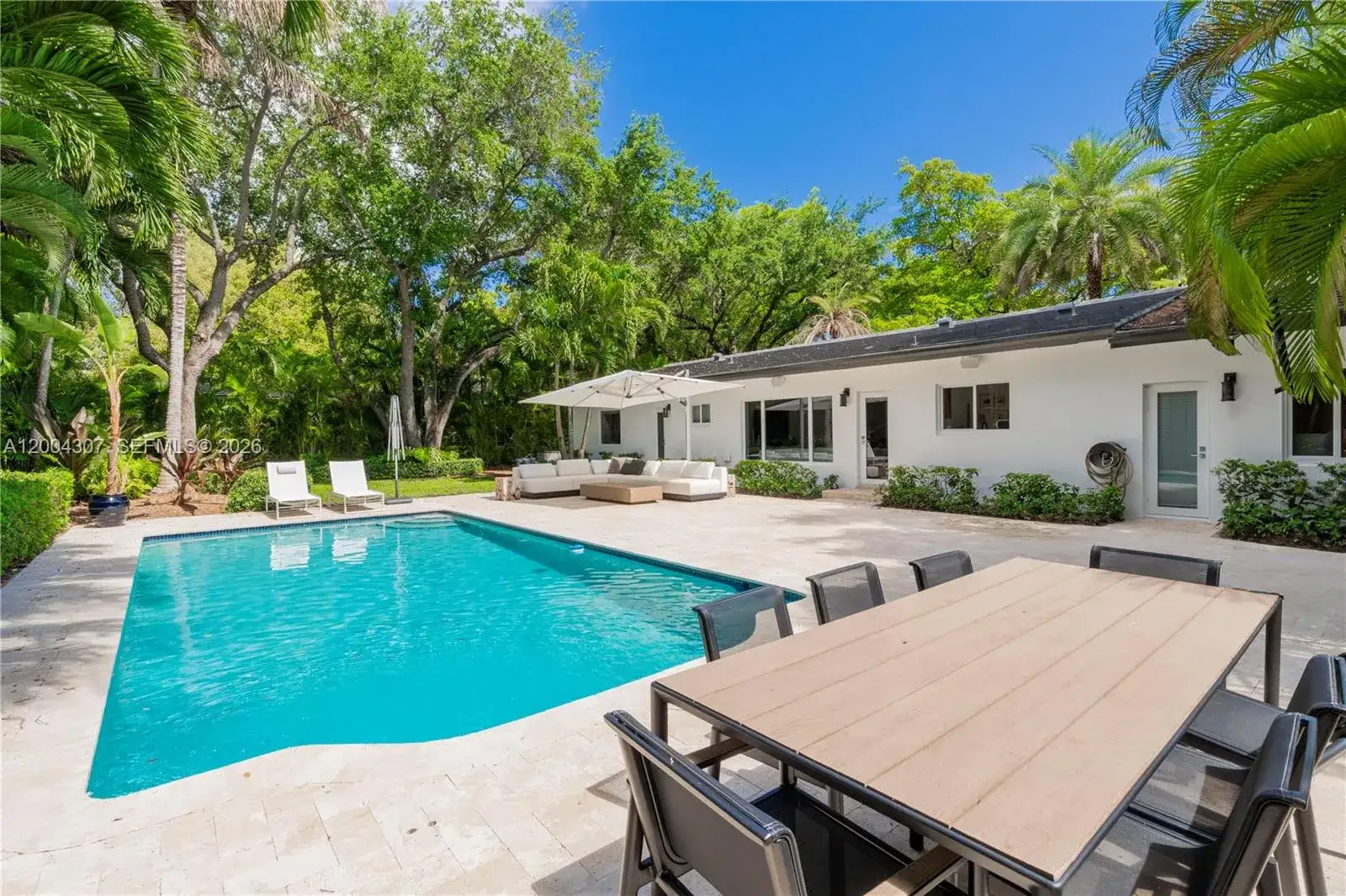 1029 Mariposa Ave, Coral Gables FL 33146 photo 2