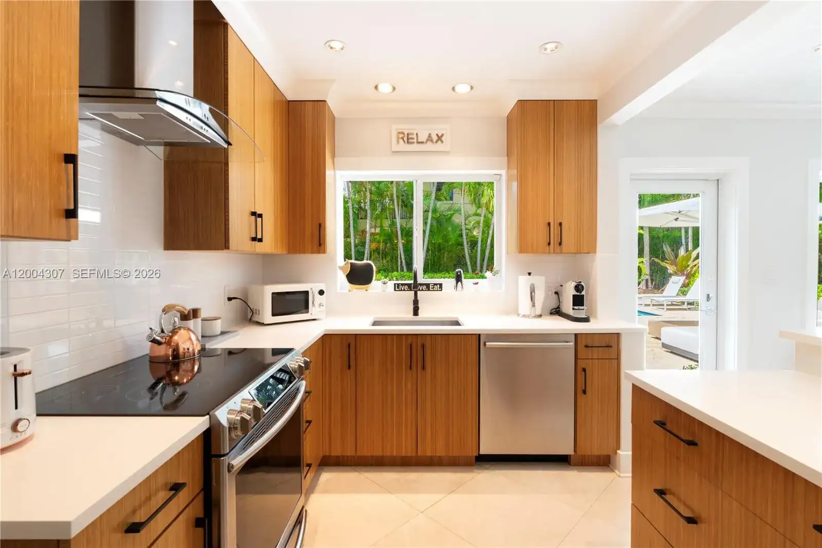 1029 Mariposa Ave, Coral Gables FL 33146 photo 5