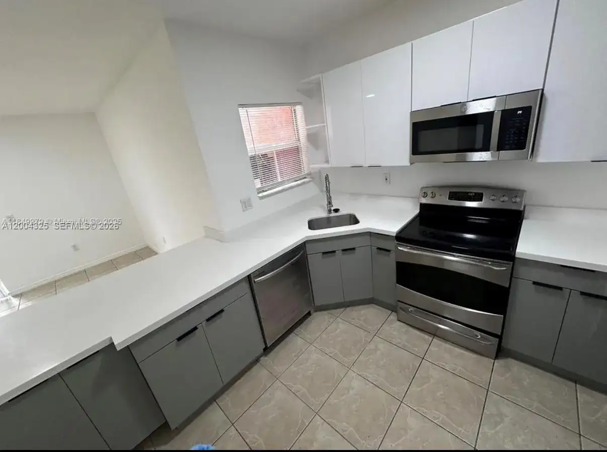 941 SW 6TH PL, Florida City FL 33034 photo 3