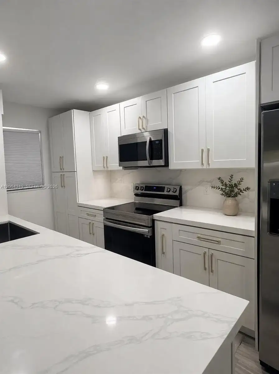 200 High Point Ct E # D, Delray Beach FL 33445 photo 2