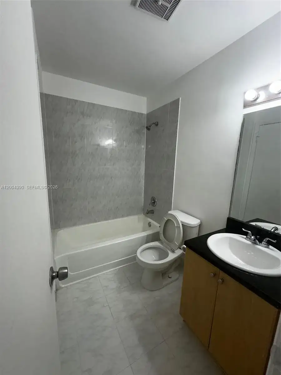7220 NW 179th St # 201, Hialeah FL 33015 photo 5