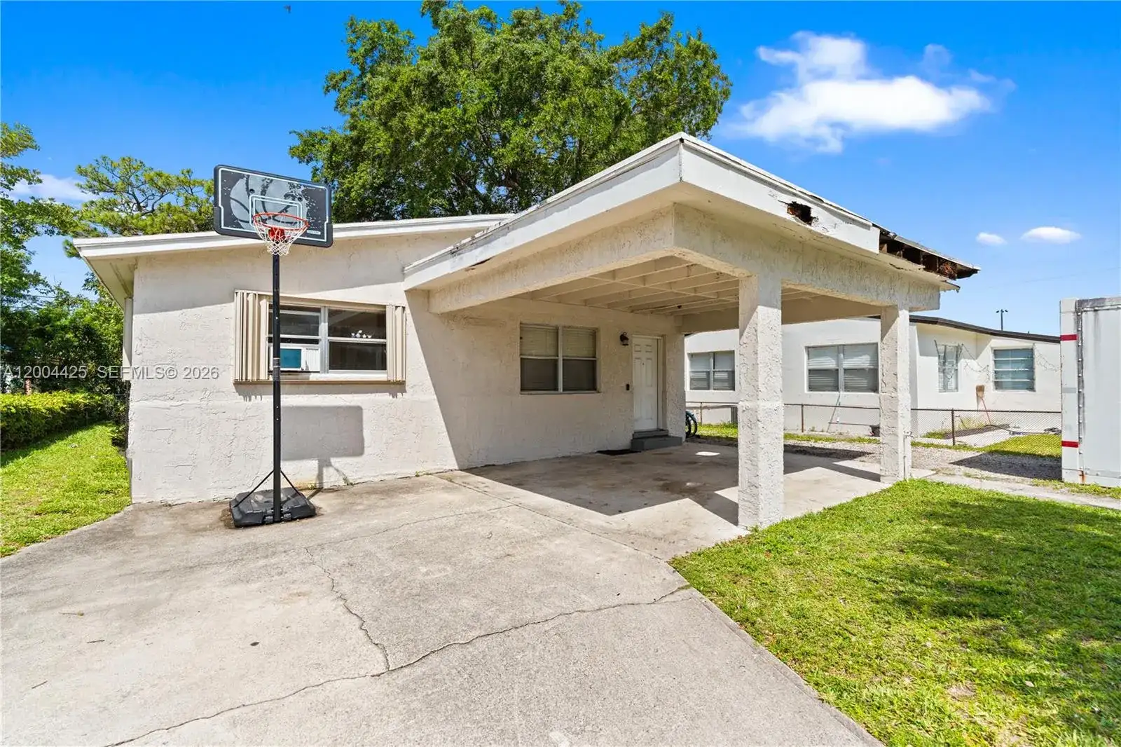 723 NW 15th Ter, Fort Lauderdale FL 33311 photo 2