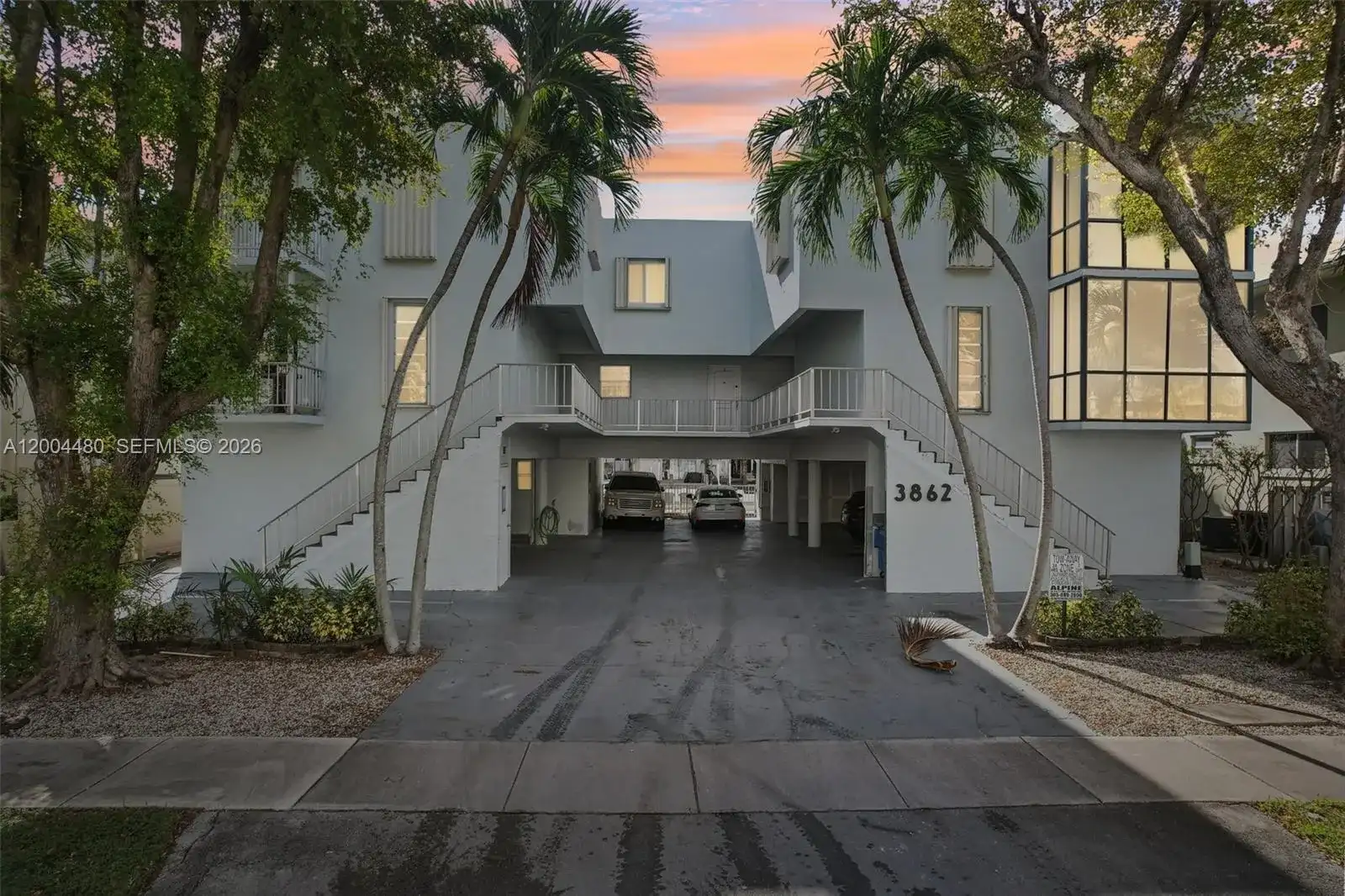 3862 NE 171st St, North Miami Beach FL 33160 photo 2