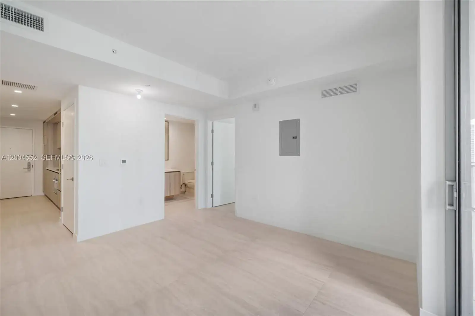 77 SE 5th St # 3205, Miami FL 33131 photo 4