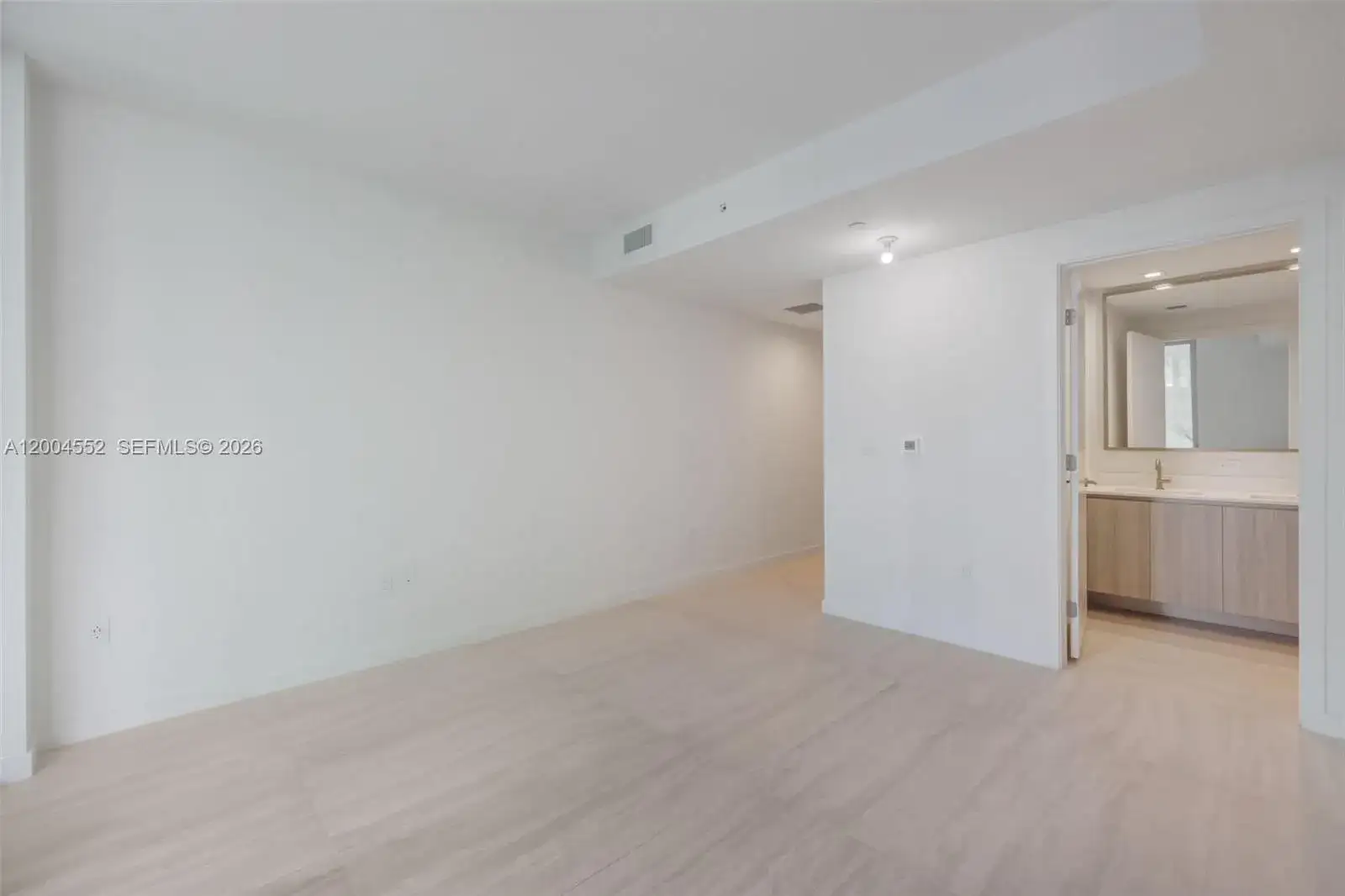 77 SE 5th St # 3205, Miami FL 33131 photo 5