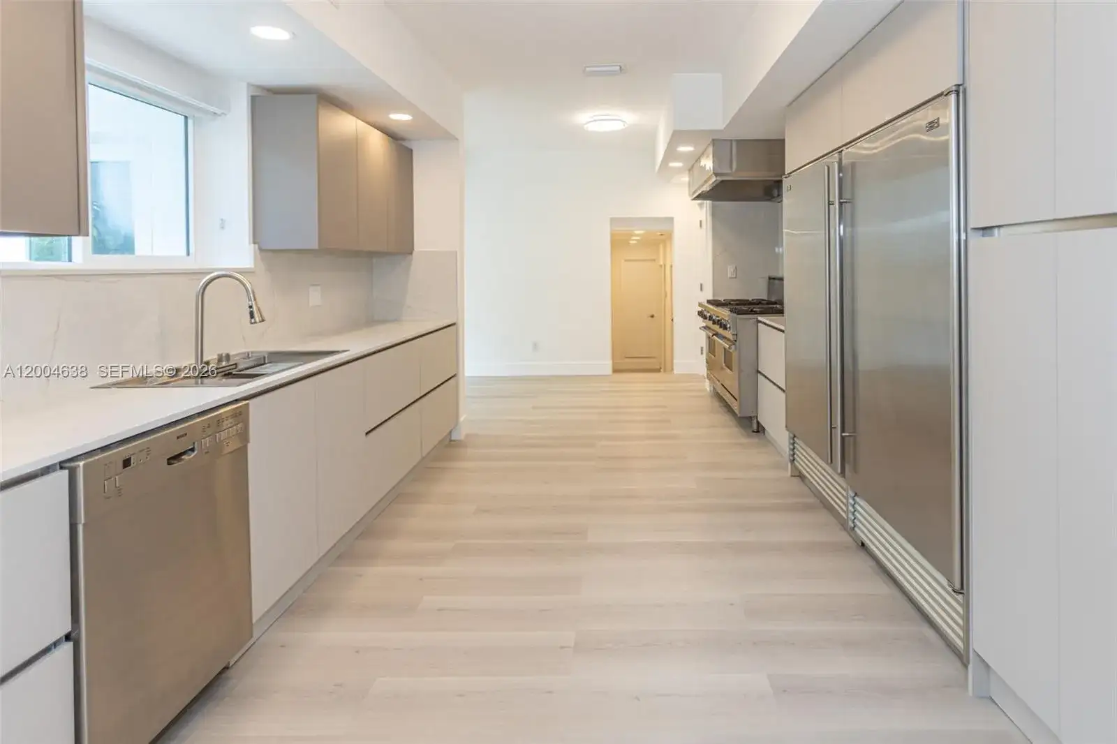 1690 Daytonia Rd, Miami Beach FL 33141 photo 2