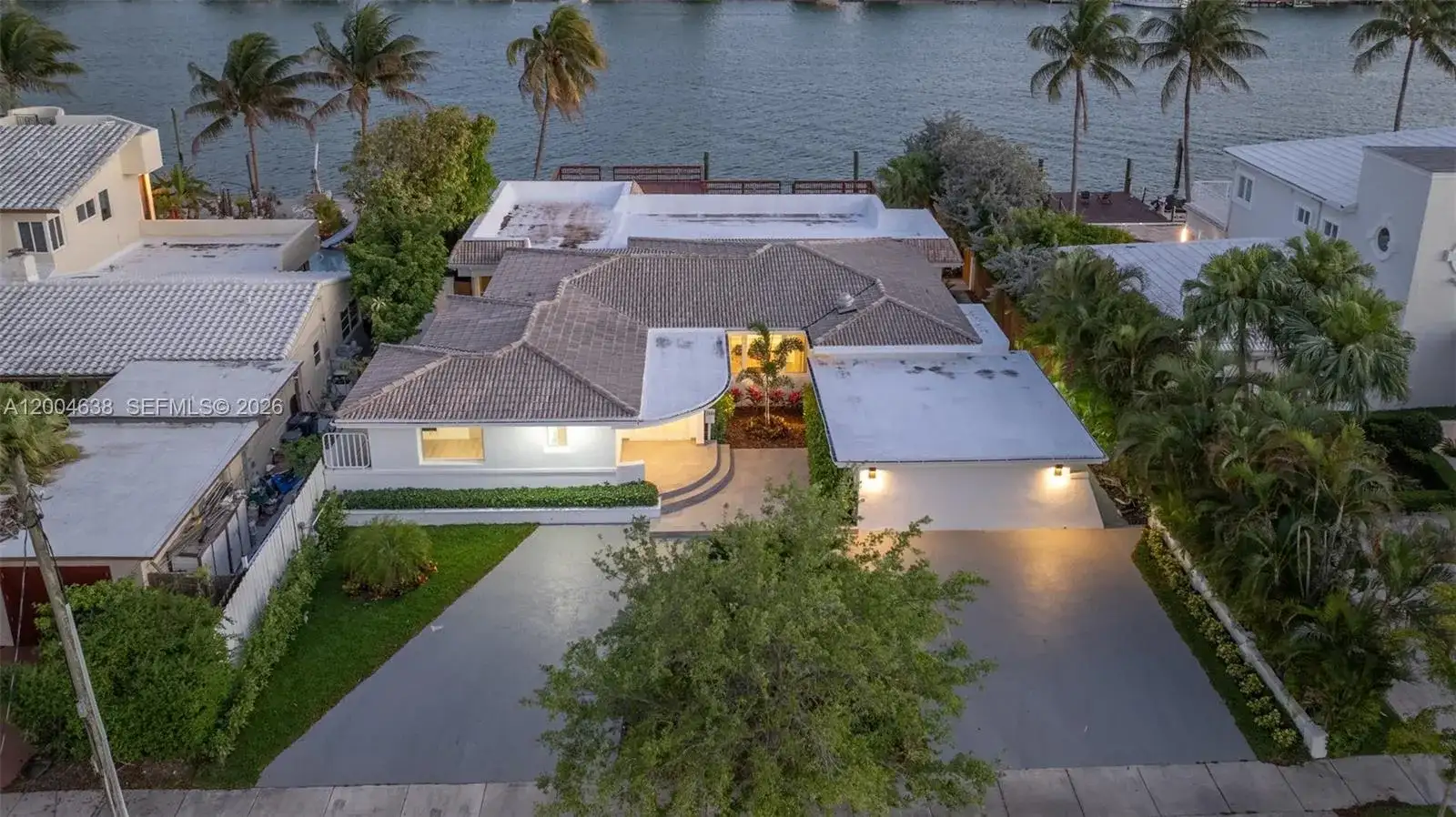 1690 Daytonia Rd, Miami Beach FL 33141 photo 5