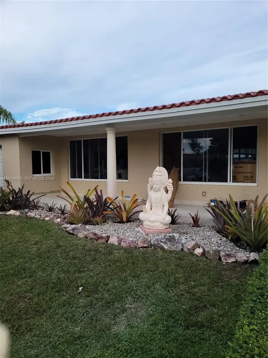 6021 SW 62nd Pl, South Miami FL 33143 photo 3
