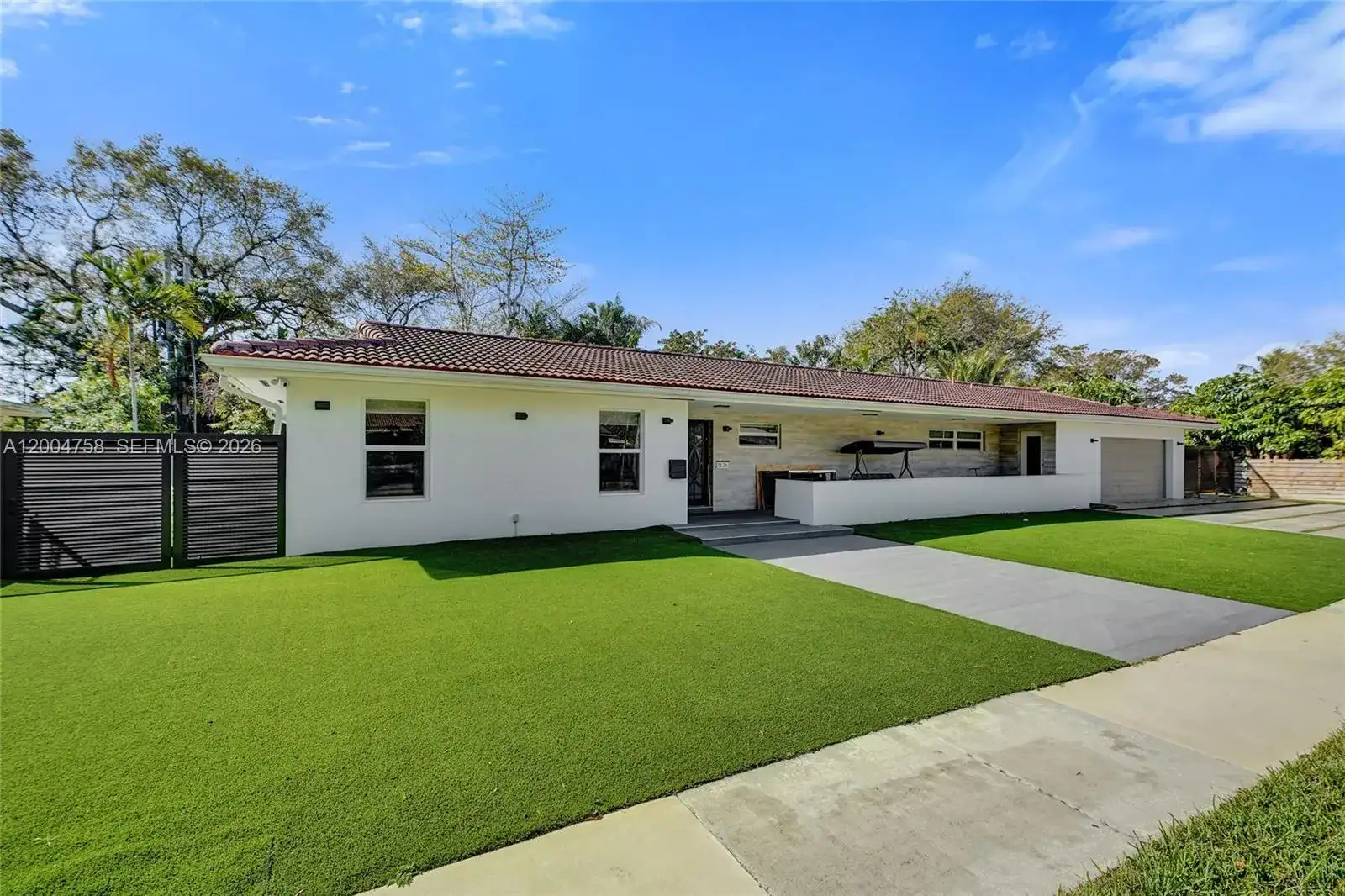 2126 NE 187th St, North Miami Beach FL 33179 photo 2