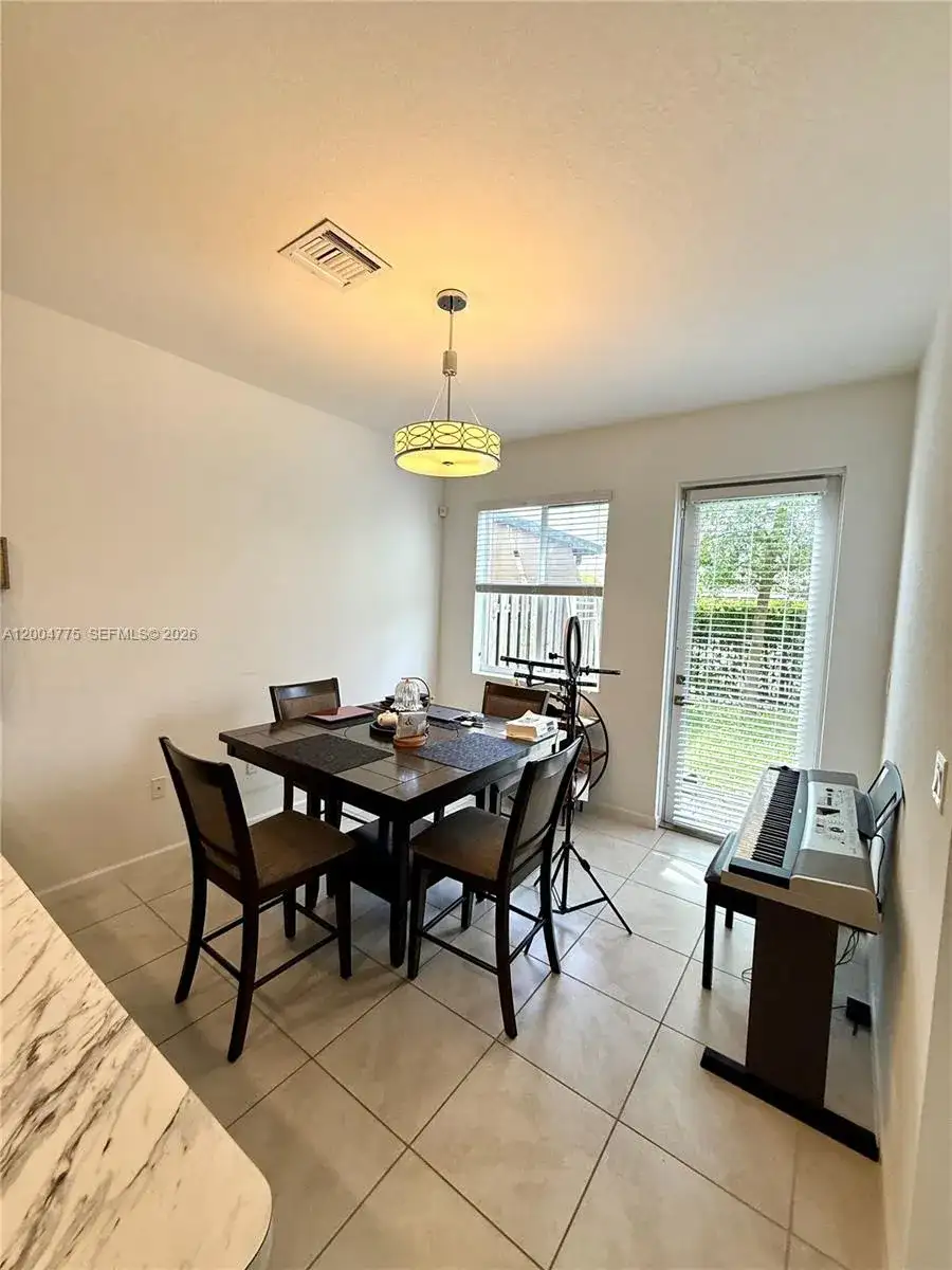 1088 NW 208th Ter, Miami Gardens FL 33169 photo 5