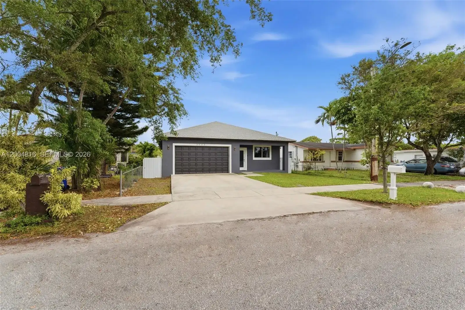 5628 Flagler St, Hollywood FL 33023 photo 2