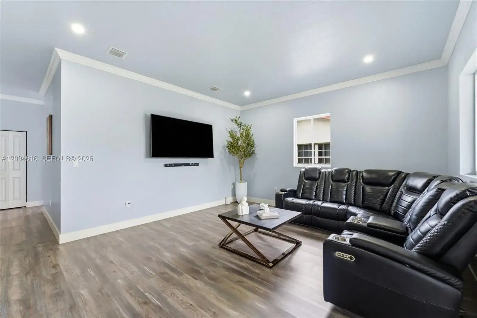 5628 Flagler St, Hollywood FL 33023 photo 5