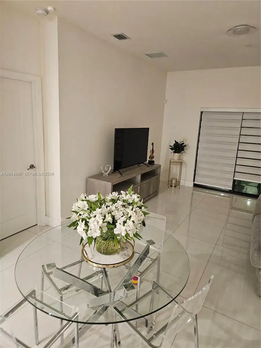 8167 NW 41st St # 109, Doral FL 33166 photo 2
