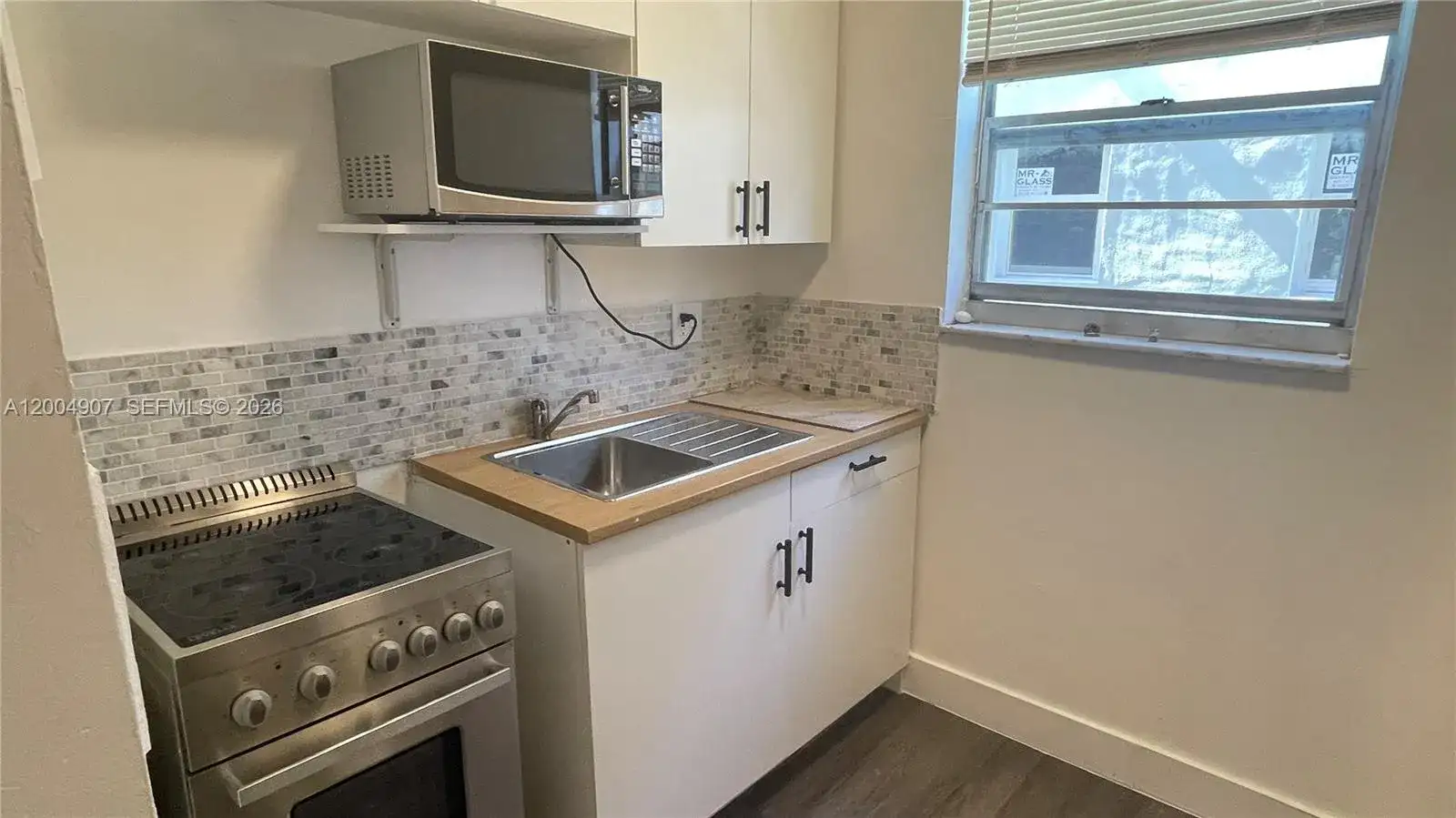 1043 NW 2nd St # 9, Miami FL 33128 photo 2