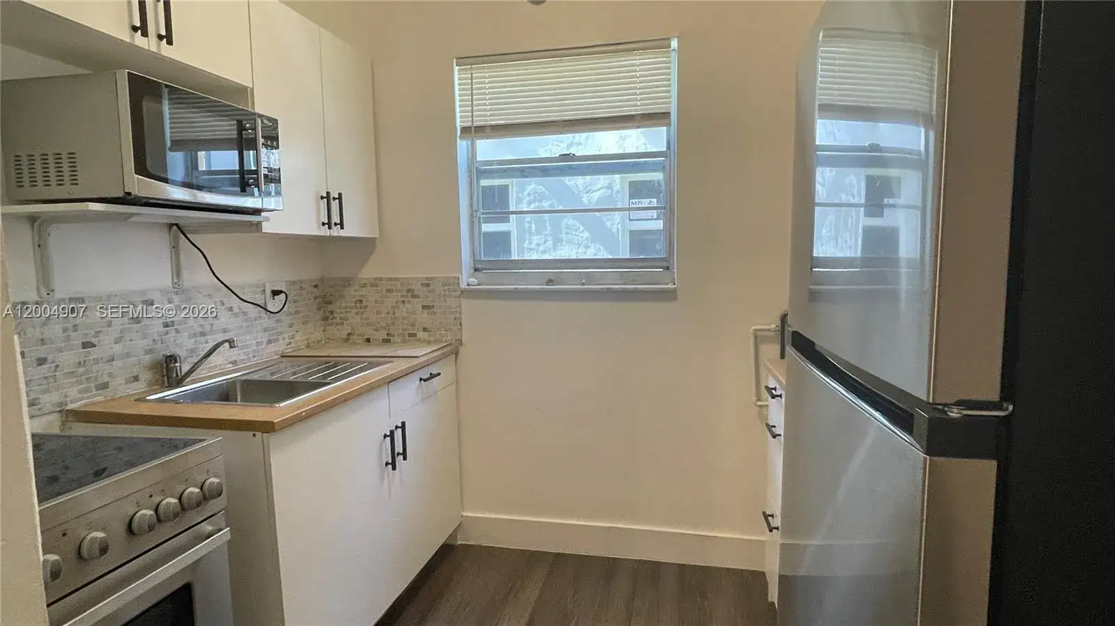 1043 NW 2nd St # 9, Miami FL 33128 photo 3