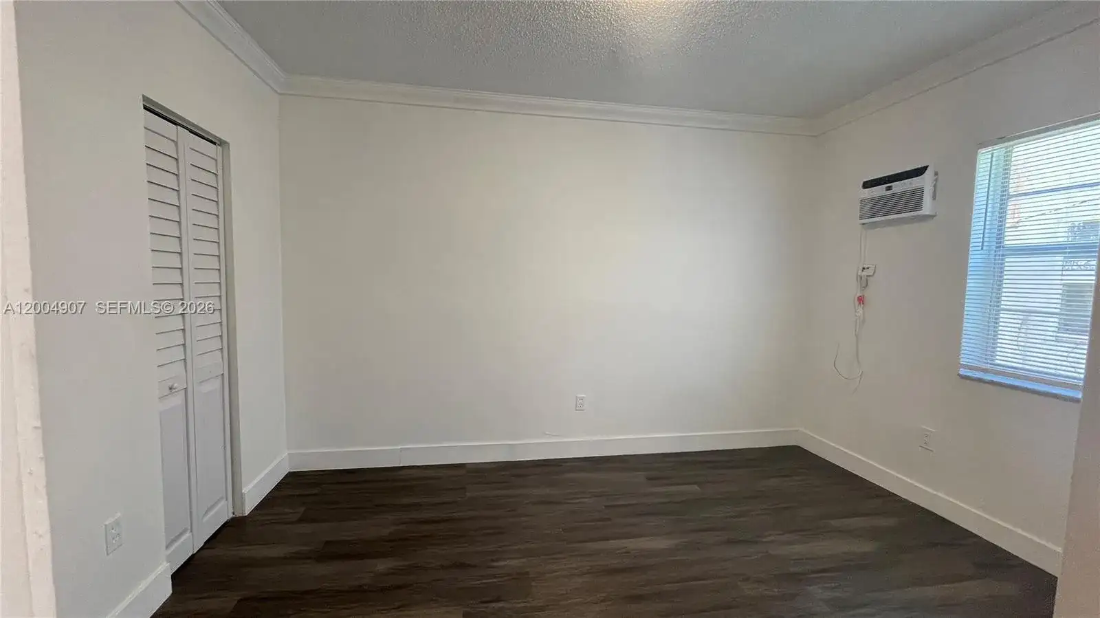 1043 NW 2nd St # 9, Miami FL 33128 photo 4