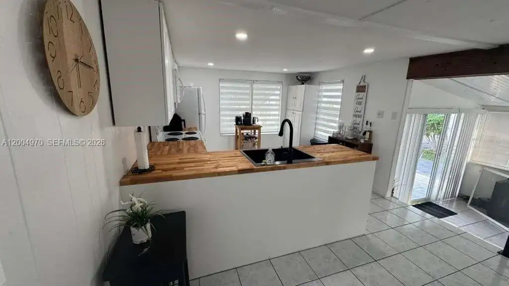 219 W Lake Dr # 219, Pembroke Park FL 33009 photo 3