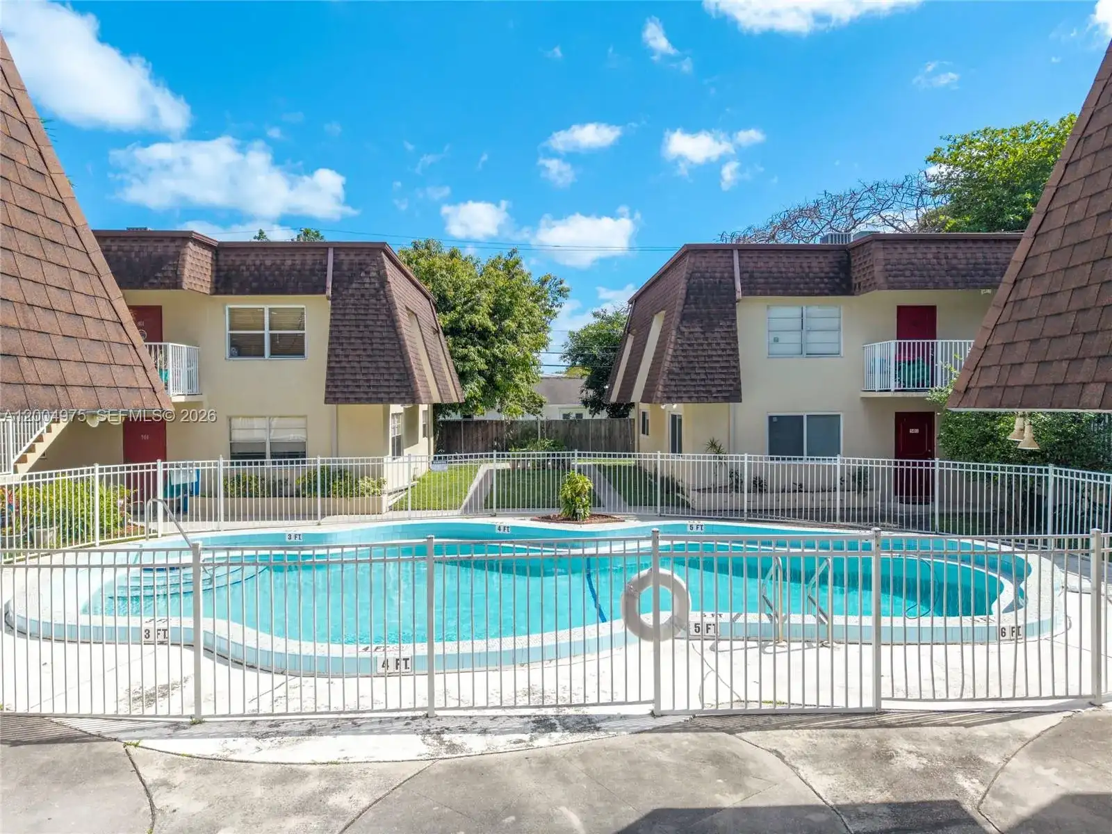 4524 SW 54th St, Dania Beach FL 33314 photo 2