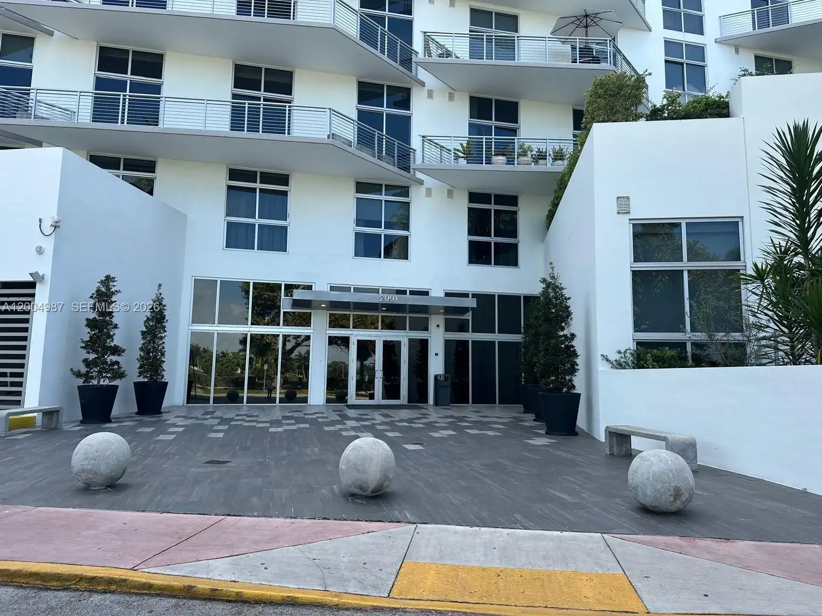 2001 Meridian Ave # 426, Miami Beach FL 33139 photo 2