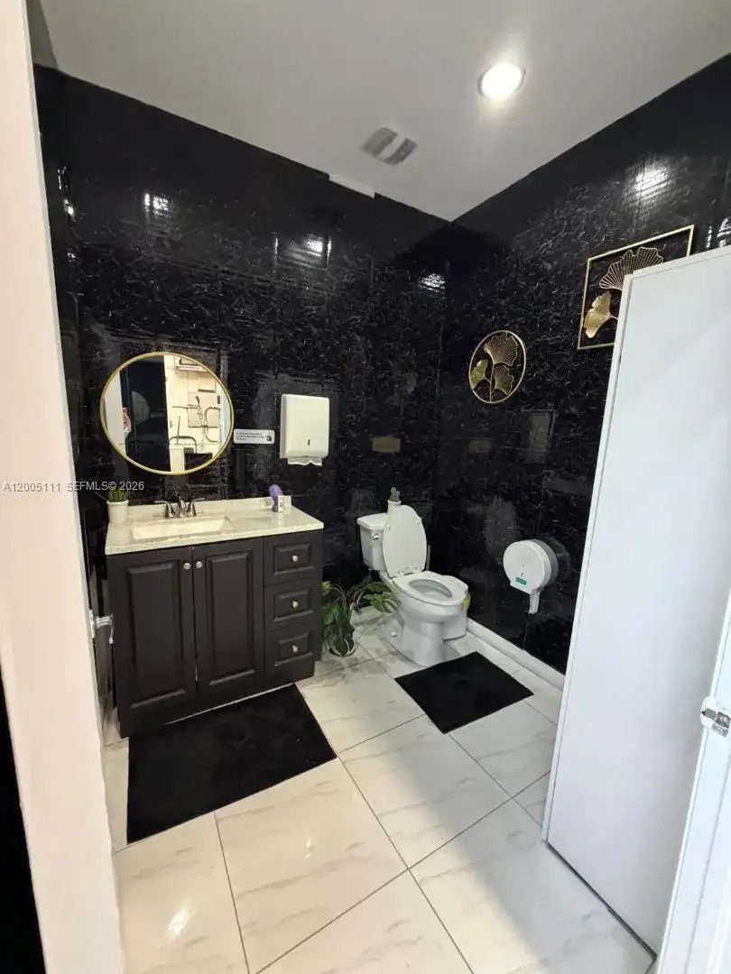 8290 SW 40th St, Miami FL 33155 photo 2